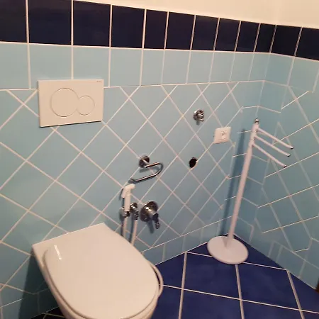New & Modern 2 Bedroomed Mare באדזי