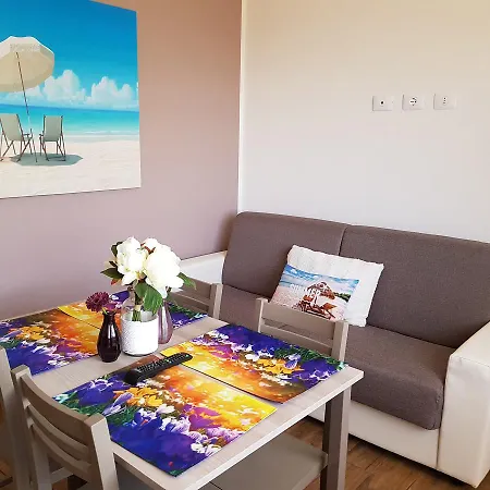 New & Modern 2 Bedroomed Mare * באדזי