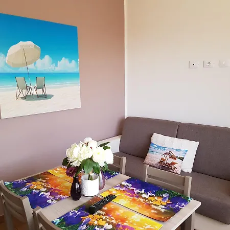 New & Modern 2 Bedroomed Mare באדזי