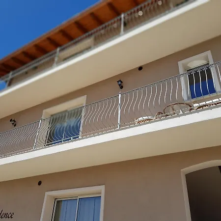 New & Modern 2 Bedroomed Mare *